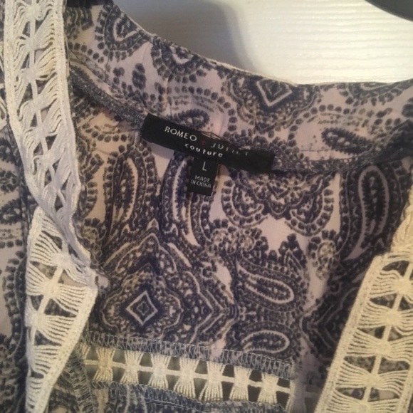 Classy Chic - Picture 2 of 2